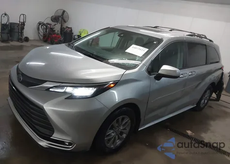 2022 Toyota Sienna Xle z USA, uszkodzony, nr VIN 5TDYRKEC2NS087332